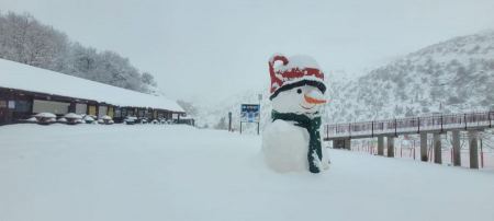  قمة جبل الشيخ تتزيّن بحلتها البيضاء